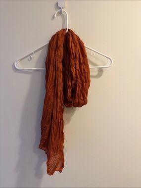 Lightweight Rust Crinkle Scarf